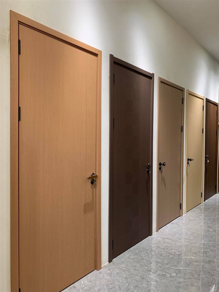 Venta al por mayor Puertas de madera